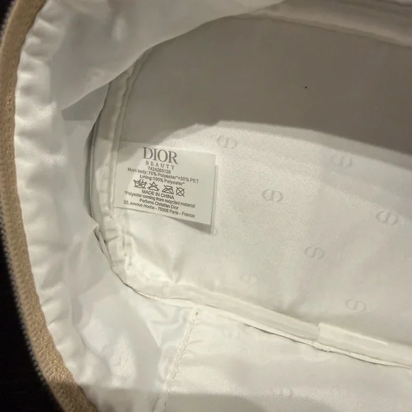 Dior Holiday 2025 Cosmetic Bag - Picture 6 of 7